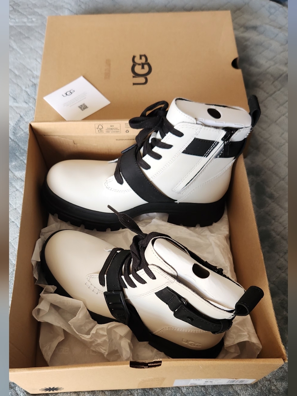 NEW. UGG Leather White and Black Lace-Up Combat Boots. 8.5 Women's. NIB. - Picture 8 of 13